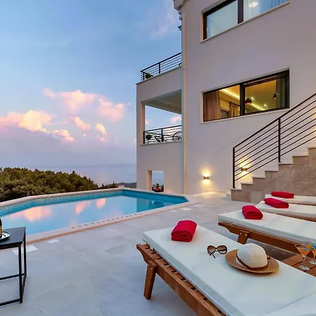 Vivace Mit Pool Und Traumhaften Meerblick