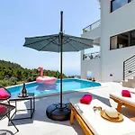 Vivace Mit Pool Und Traumhaften Meerblick Villa