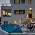 Vivace Mit Pool Und Traumhaften Meerblick Villa *