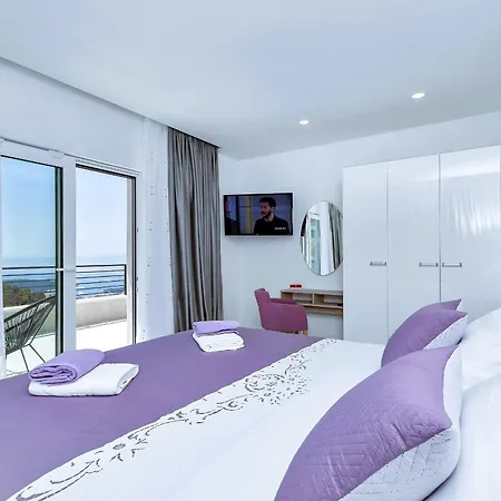 Vivace Mit Pool Und Traumhaften Meerblick Makarska