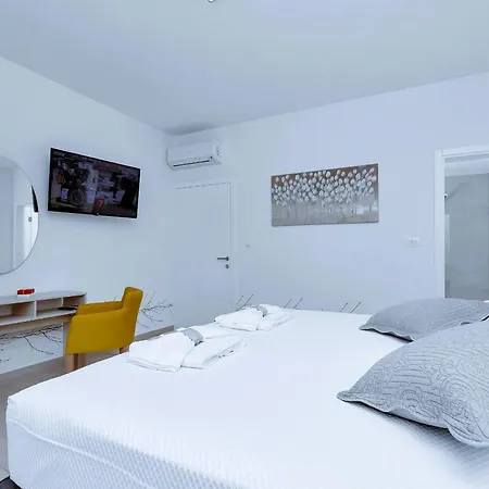 Vivace Mit Pool Und Traumhaften Meerblick * Makarska