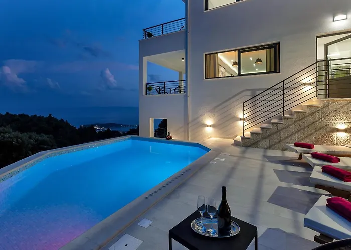 Vivace Mit Pool Und Traumhaften Meerblick