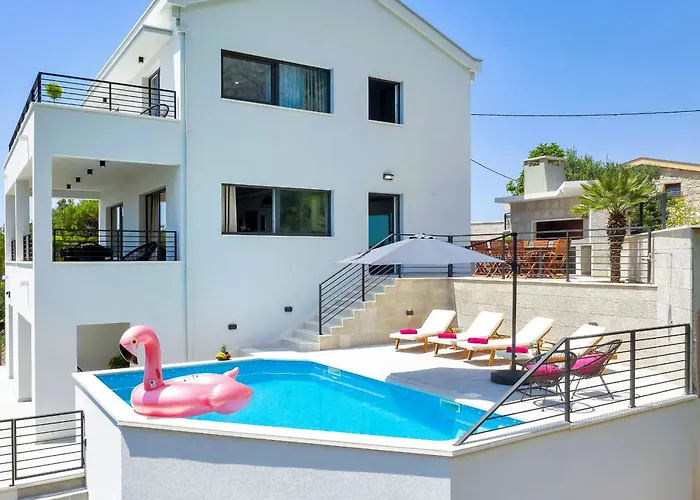 Vivace Mit Pool Und Traumhaften Meerblick Вілла