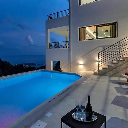 Vivace Mit Pool Und Traumhaften Meerblick