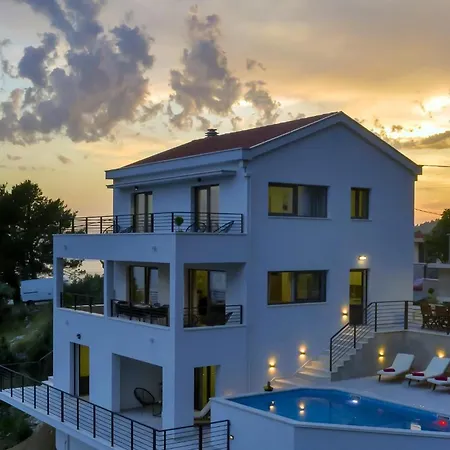 Vivace Mit Pool Und Traumhaften Meerblick וילה