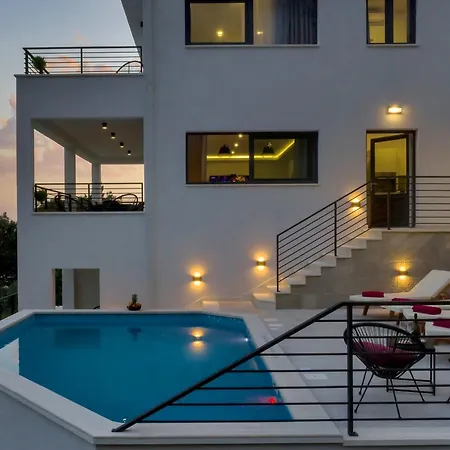 Vivace Mit Pool Und Traumhaften Meerblick Willa *